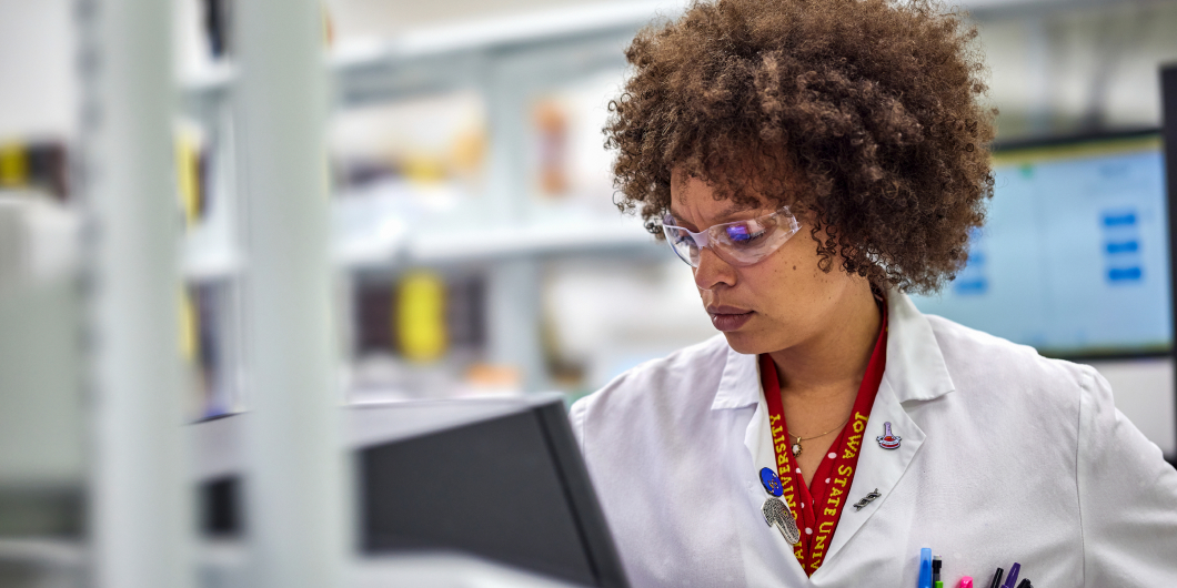 woman scientist in lab