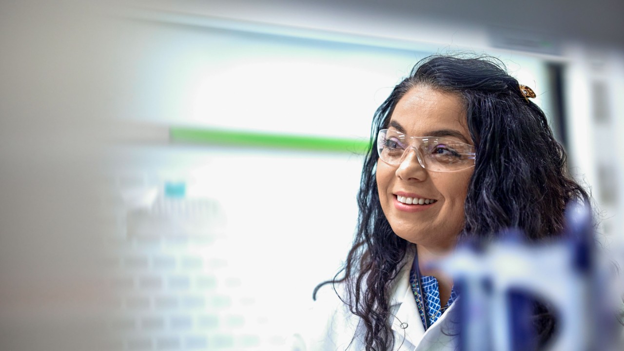 woman scientist with glasses